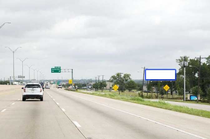 I-35E .3 Mi S/O Parkersville Road E/S F/S Media