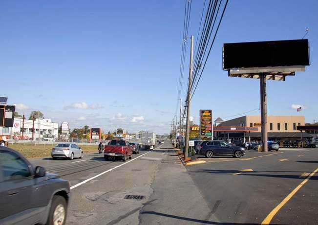 Location photo for Newbury St near Newbury Plaza (Peabody)