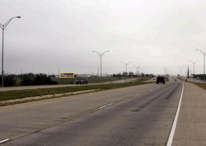 Location photo for Ash Ave near Justin Wallick Pond (Lubbock)