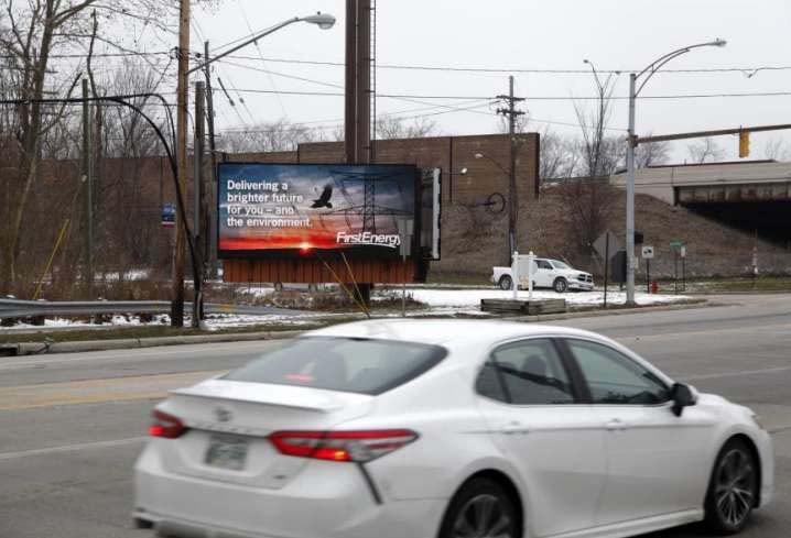 Lee Rd WS 10ft S/O Mc Cracken Rd F/S - 1 Media