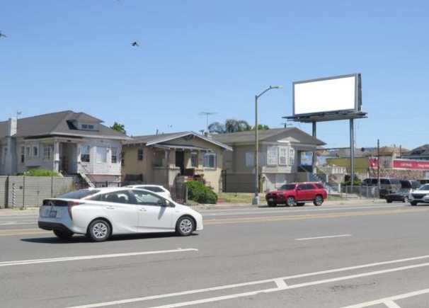 Location photo for W MacArthur Blvd near Grove Shafter Park, Longfellow (Oakland)