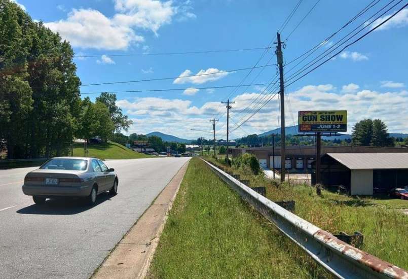 US 321 .3 MI S/O N.MAIN ST FN Media