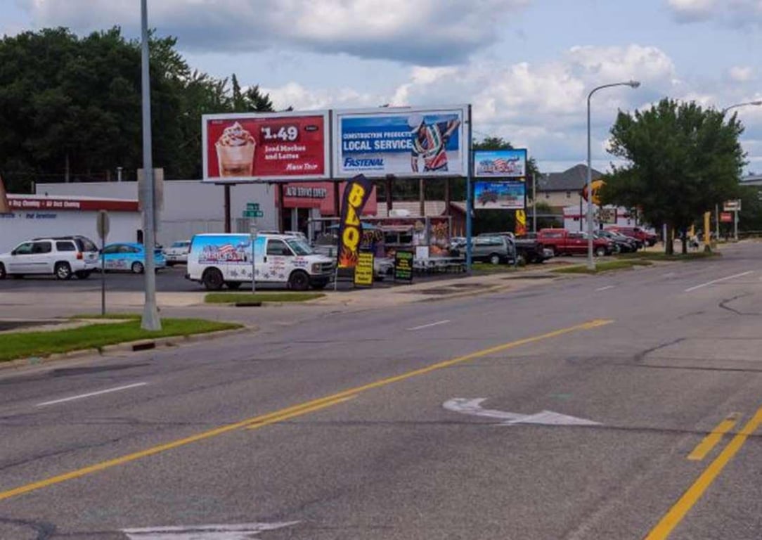 Broadway N 1.72 mi S/O CR 22 WS F/S Media