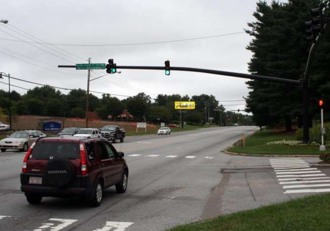 W/S US 25 S/O BLUE RIDGE PKWY