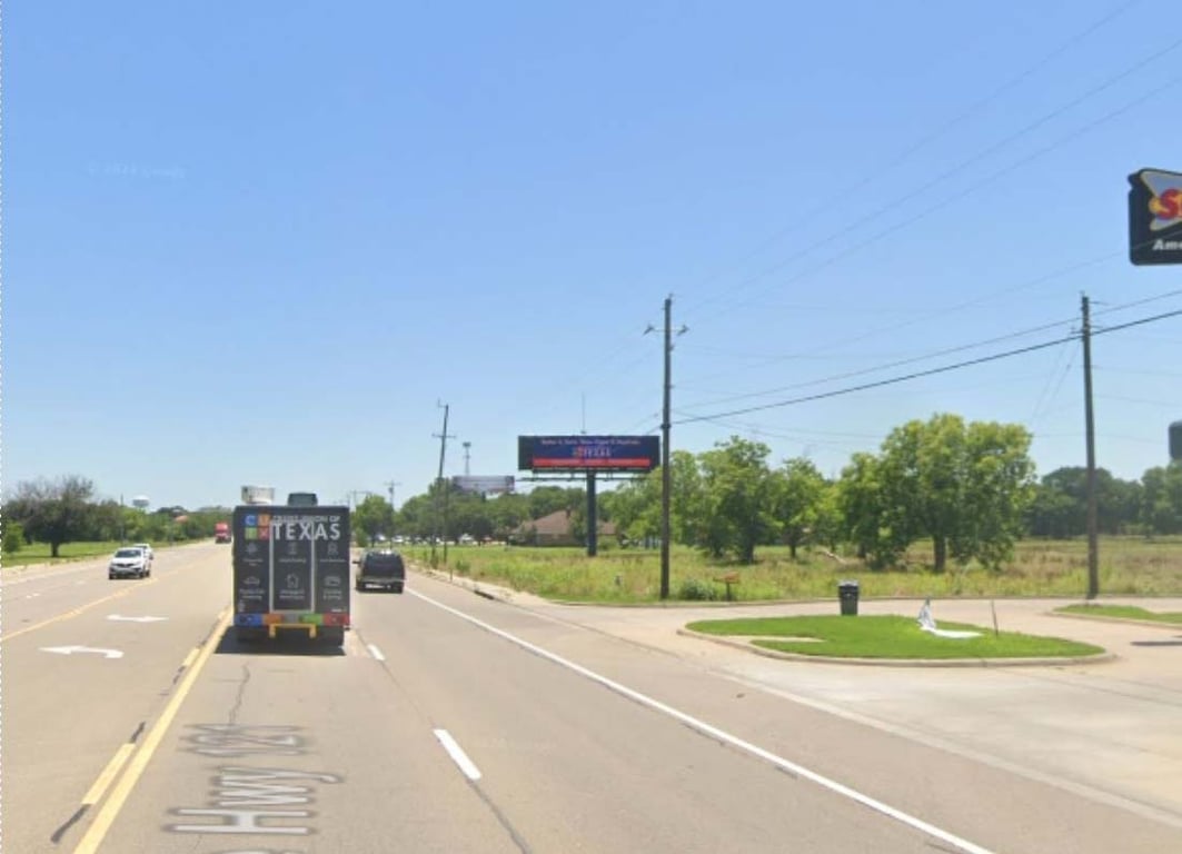 1713 N Hwy 121 Right Hand Read Next to Sonic Across from Bonham ISD Media