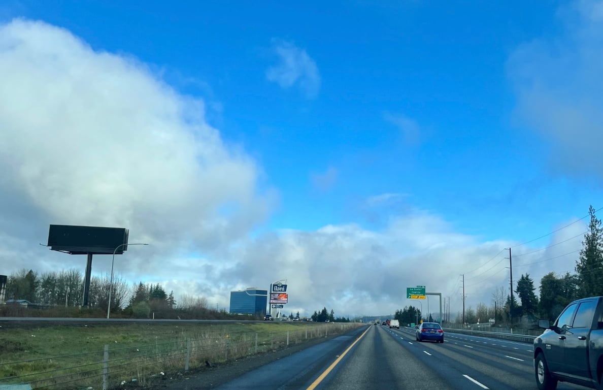 I-5 W/L .35 mi S/O NW La Center Rd WS SF F/S Media