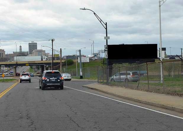 Main Street 200 ft & I-24 F/E Media