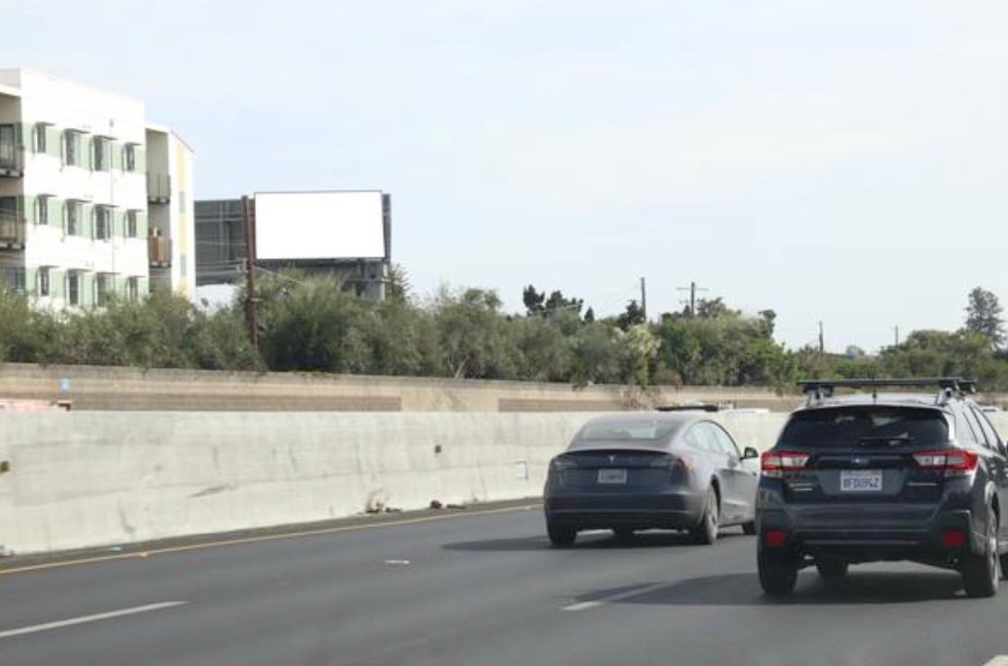 Location photo for E Bayshore Rd (East Palo Alto)