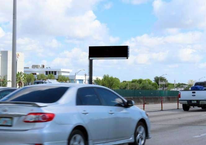 Location photo for N 29th Ave near One Oakwood Plaza, Oakwood (Hollywood)