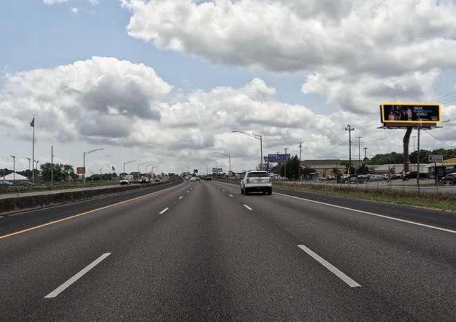 W/S I-65 3RD S/O AIRPORT BLVD F/N Media