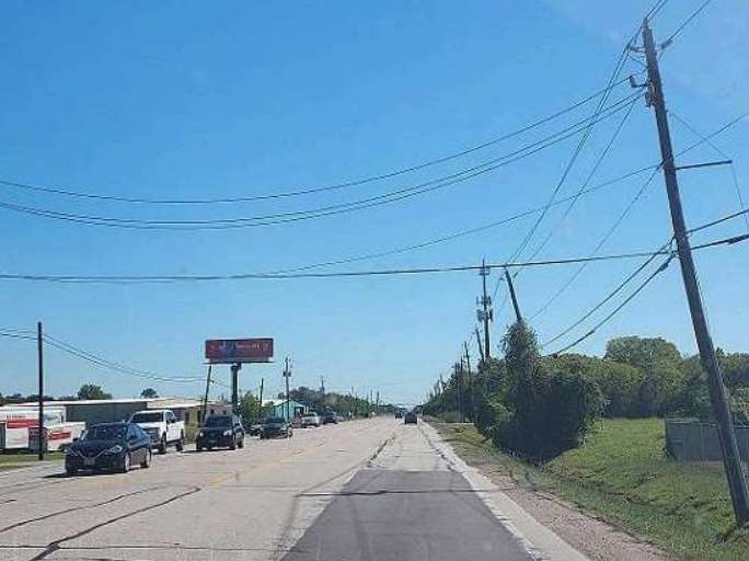 3221 SH 35/ 1.5 mi S/O FM 518/ Pearland Media