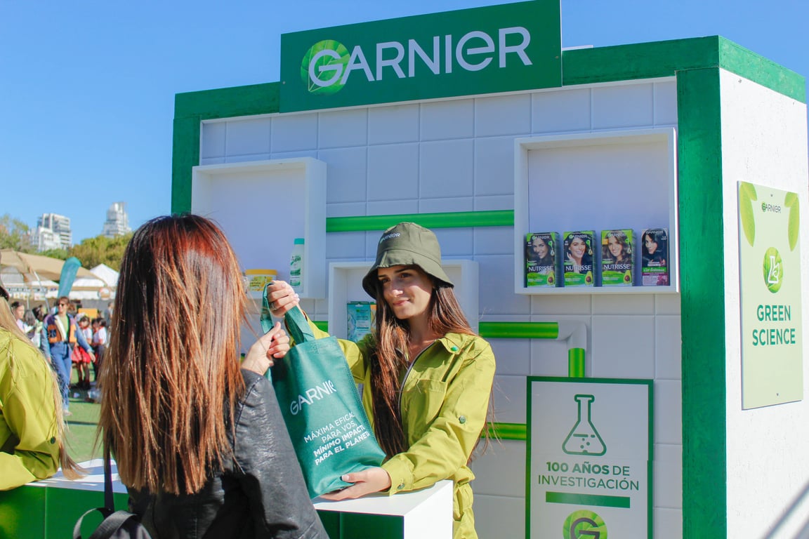 Experiential OOH shown by Garnier pop up booth with products