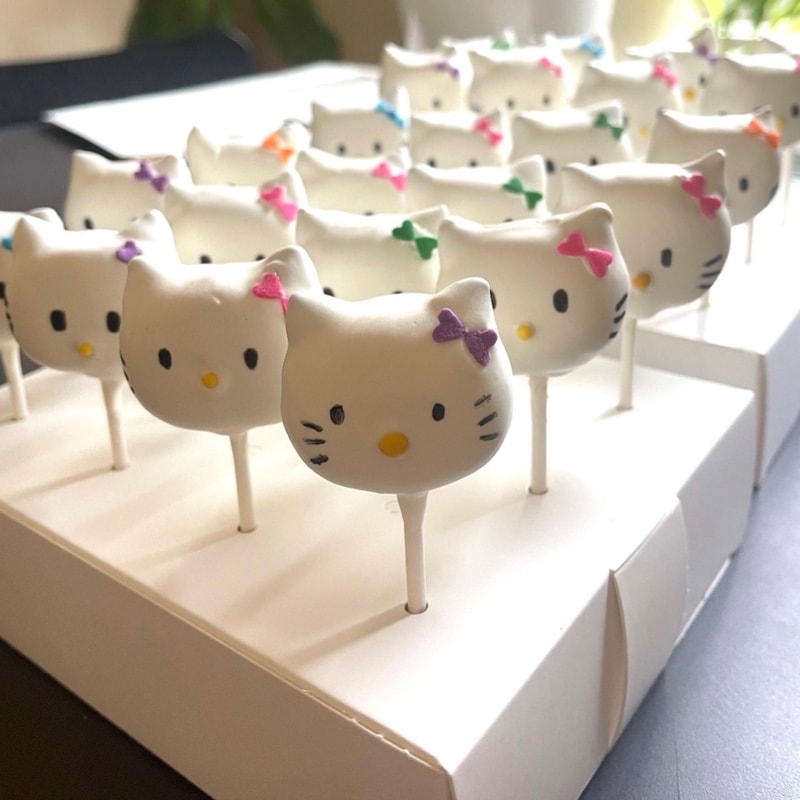 Hello Kitty Cake Pop