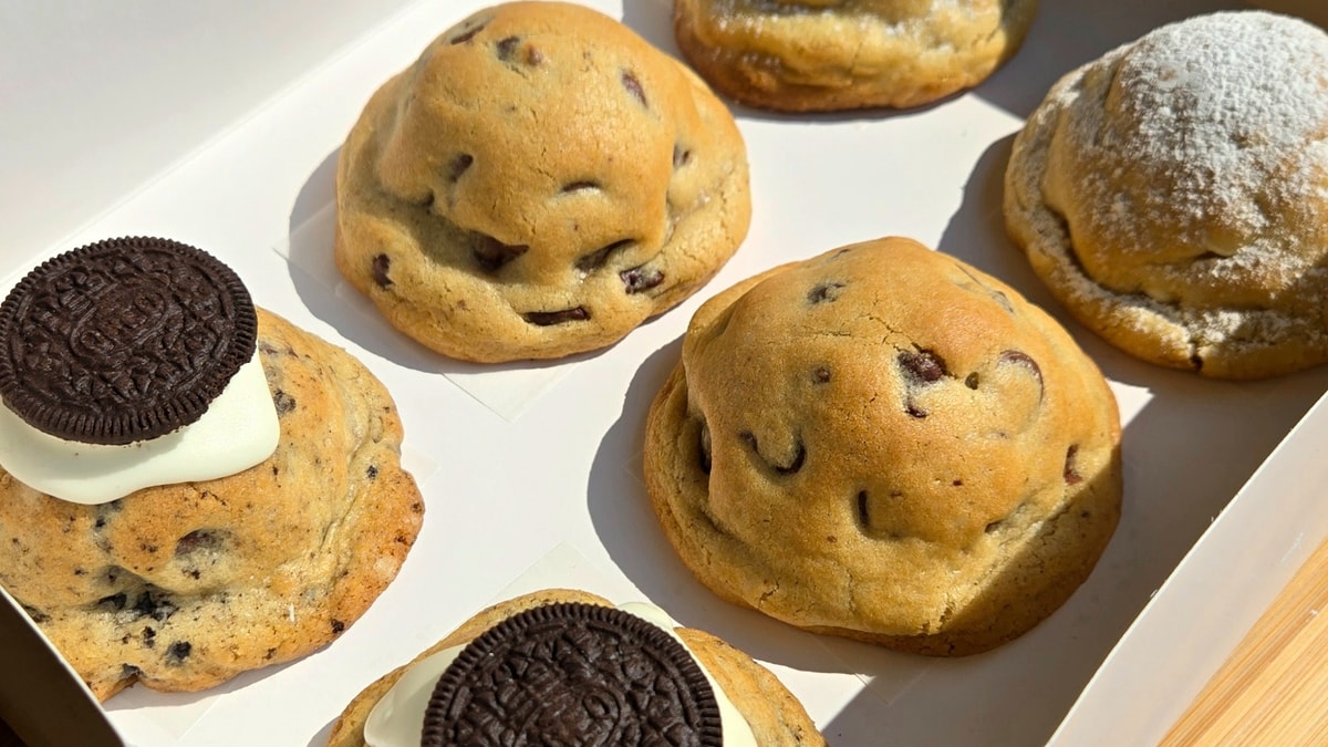 photo of stuffed chocolate chip cookies