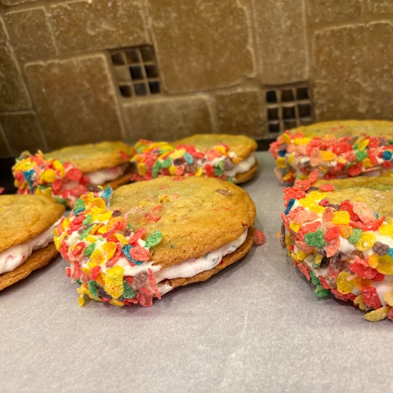 Photo of Crème pie, fruity pebble