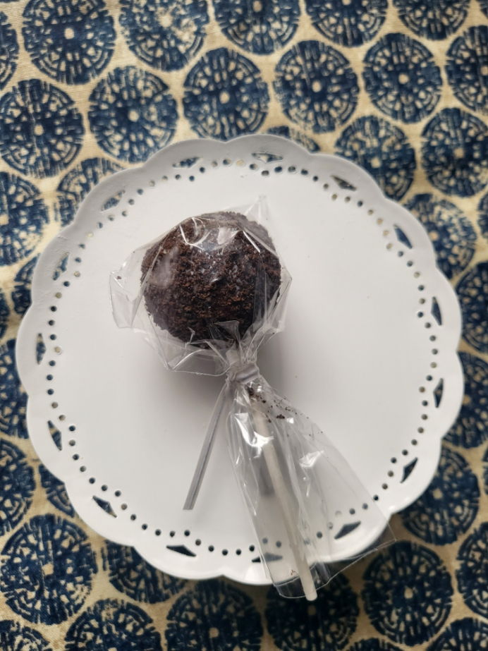 Cookies & Cream Cake Pop