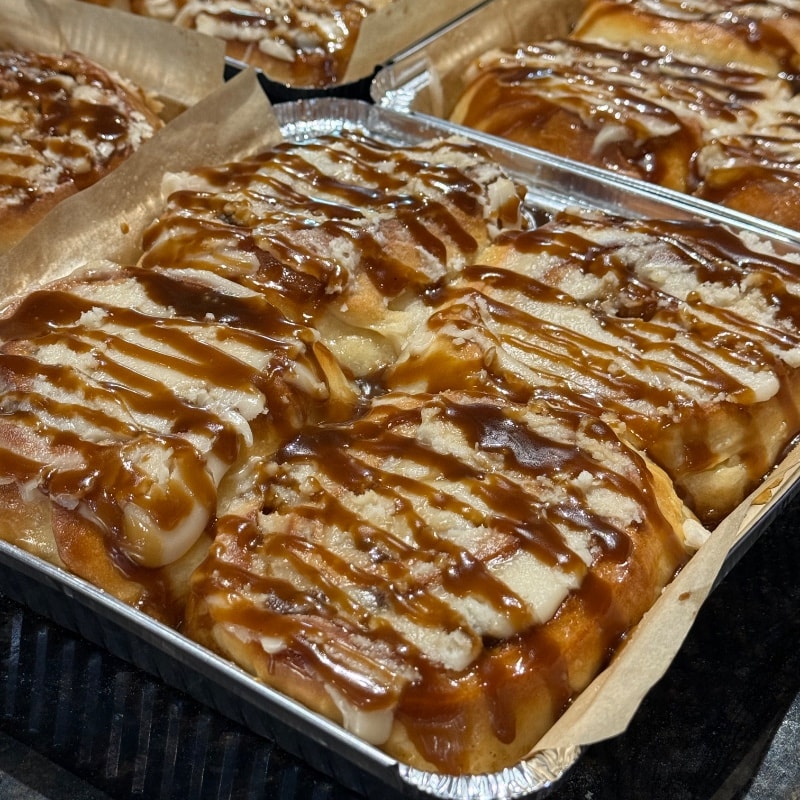 Jumbo Caramel Apple Cinnamon Rolls