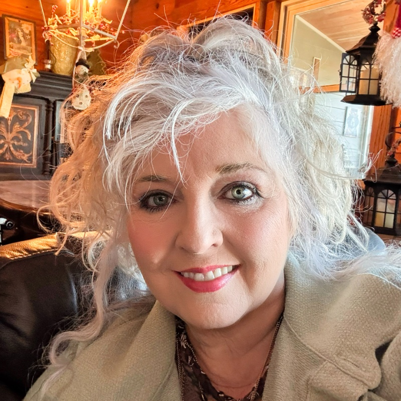 Amber LeClaire - Owner & Baker at MoofCakes