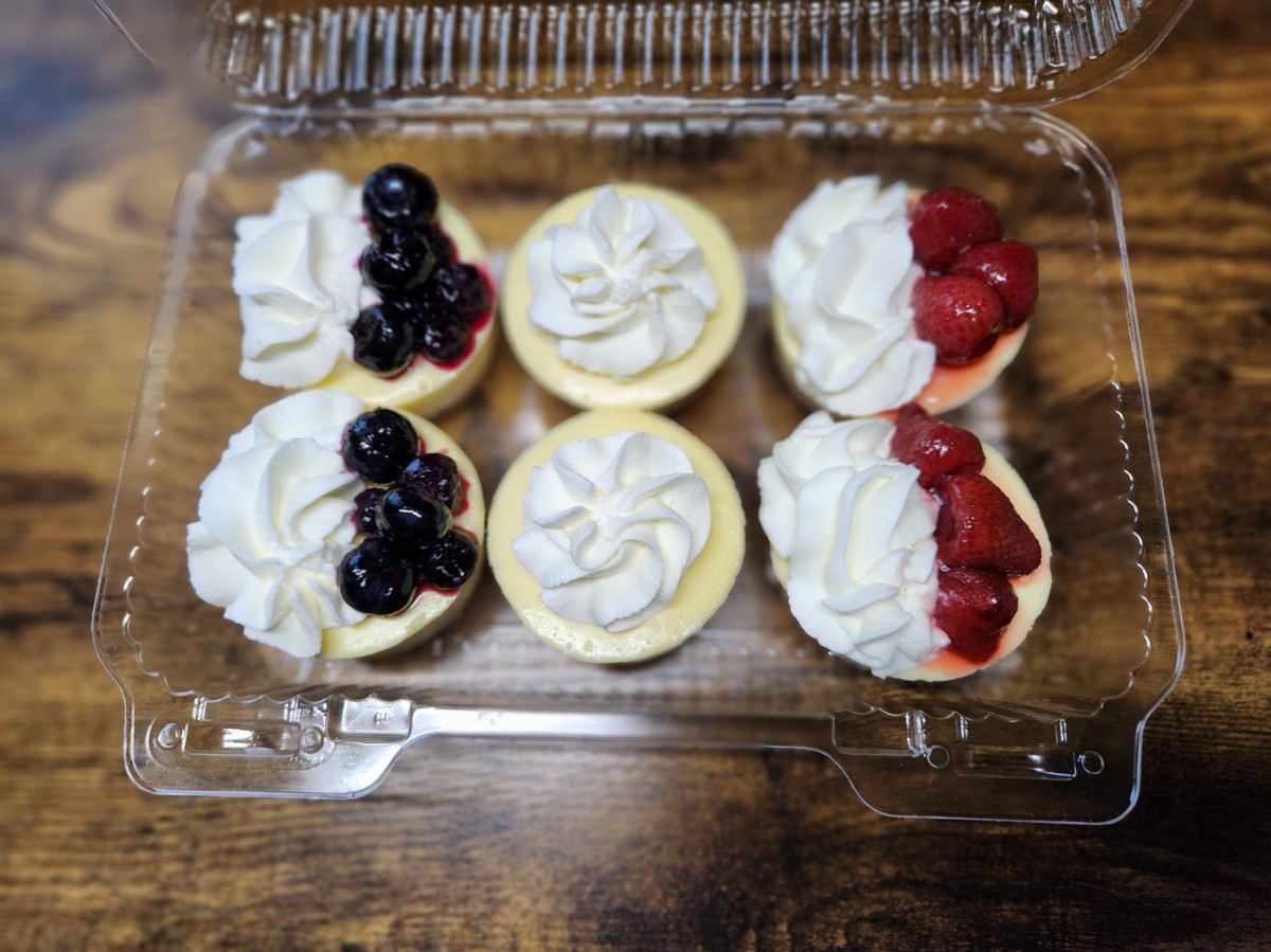 Mini cheesecake sampler