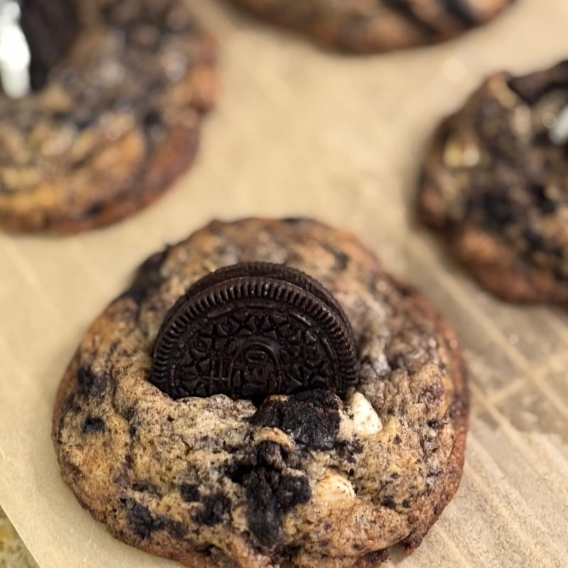 Cookies & Crème Sourdough Cookies 