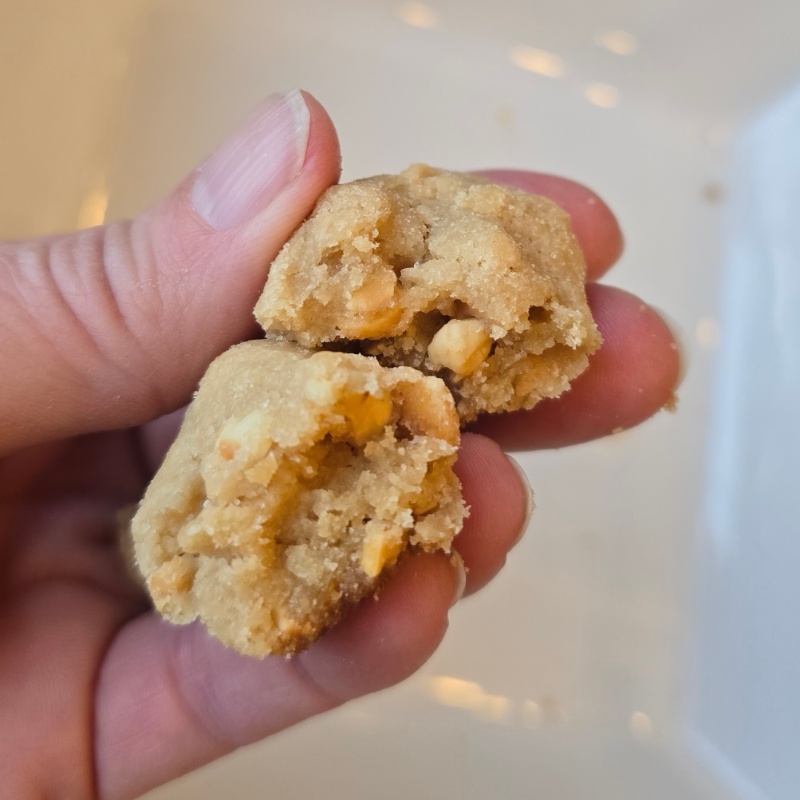 Photo of Helen's Peanut Rolls