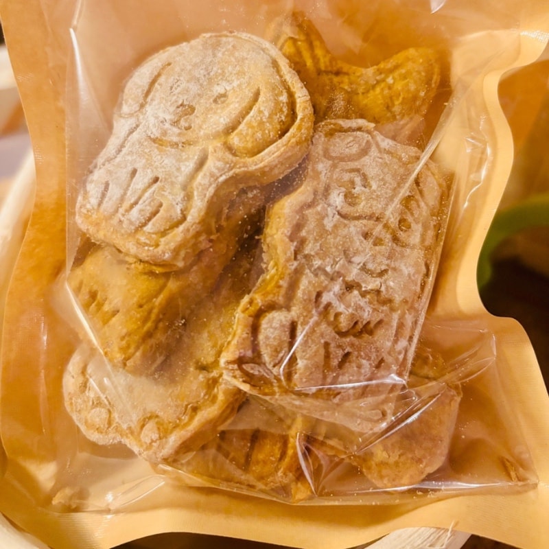 The Crumb Catcher (all-natural dog treats)