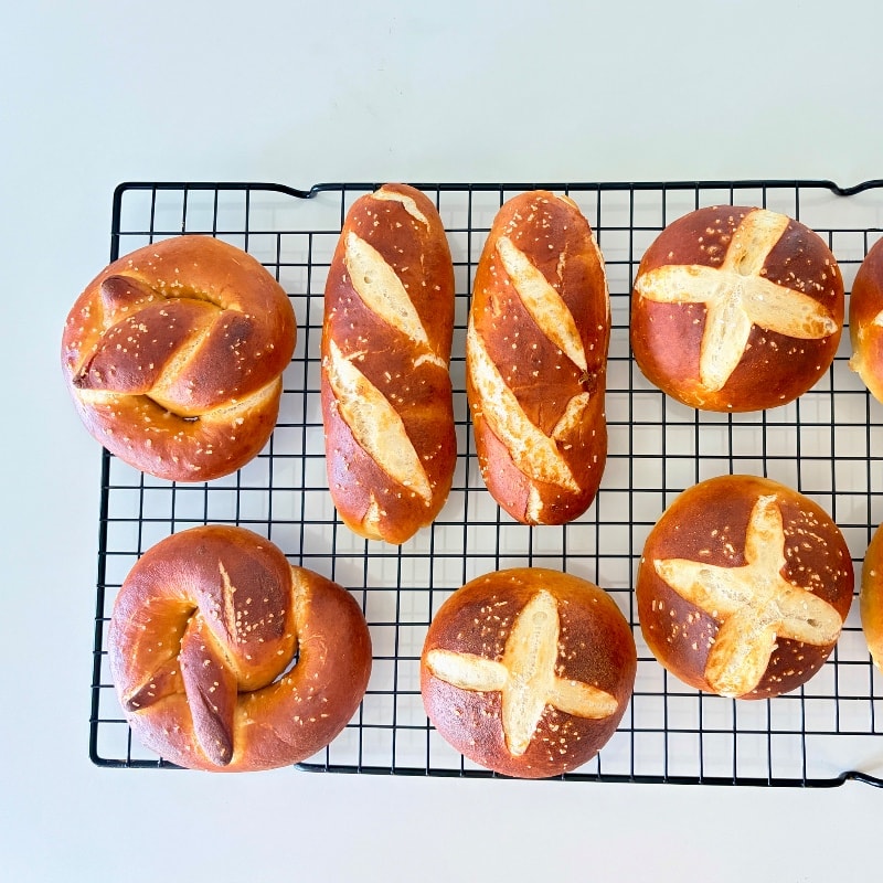 6-Pack Pretzel Rolls - Laugenbrötchen