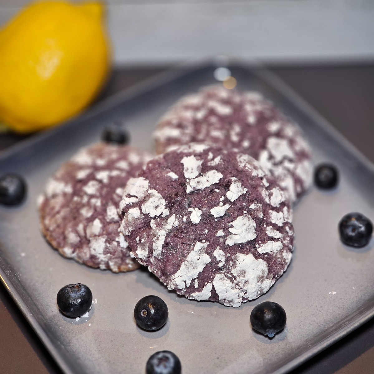 Blueberry Lemon Crinkle Cookie 