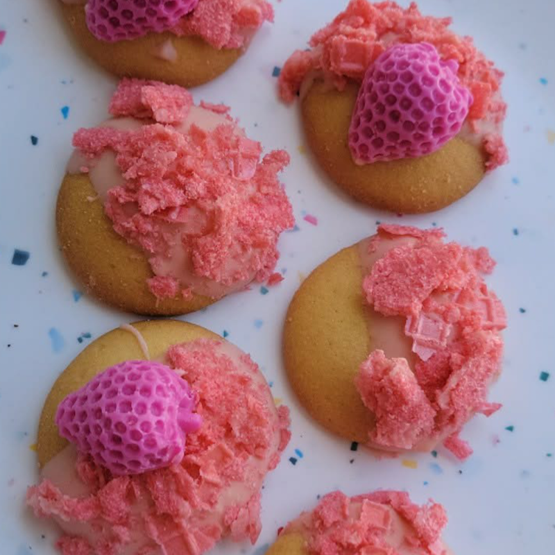 Dozen Strawberries and Cream Cookies