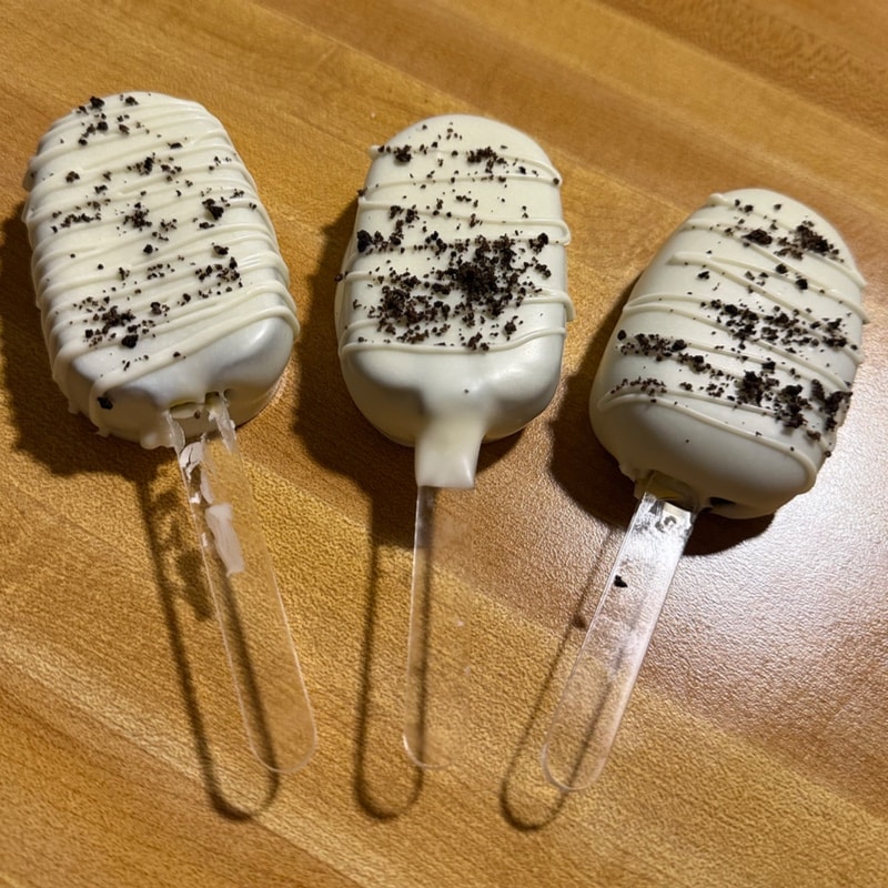 Photo of  1 Dozen cake pops