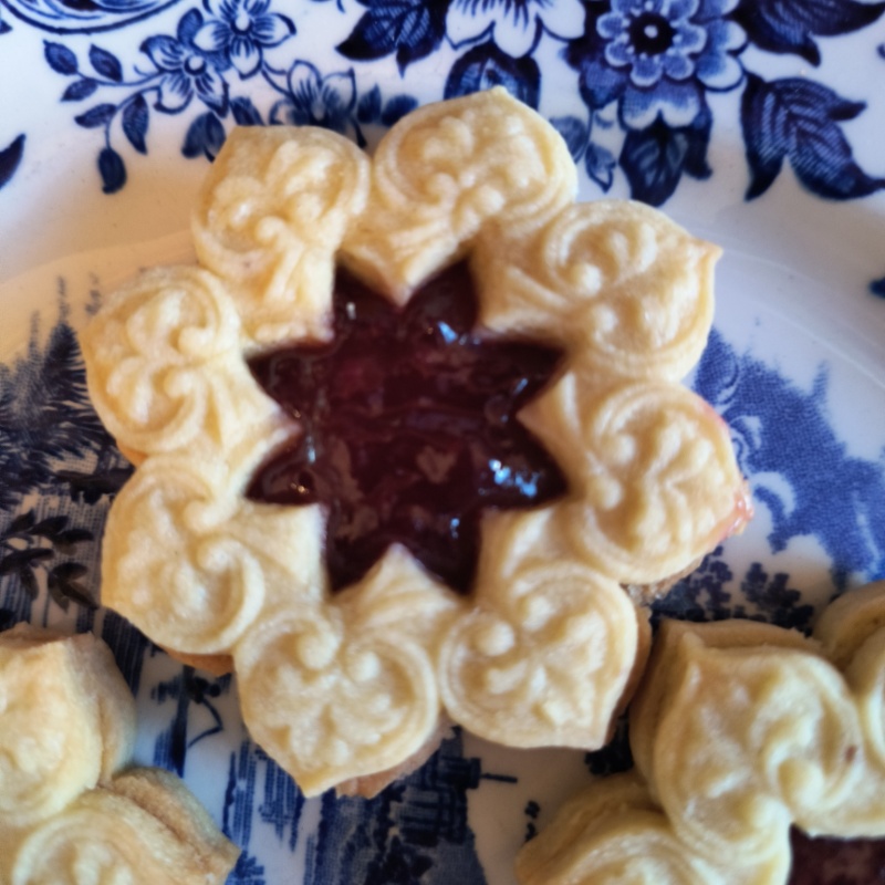Austrian Linzer Cookies, Jam filled