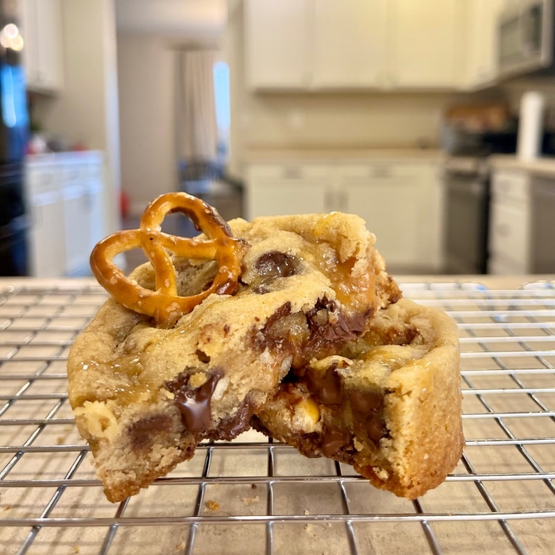 Caramel Pretzel Cookie