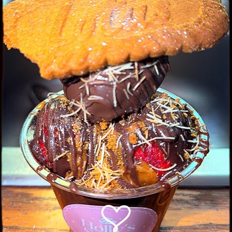 Dubai Berry Cups 