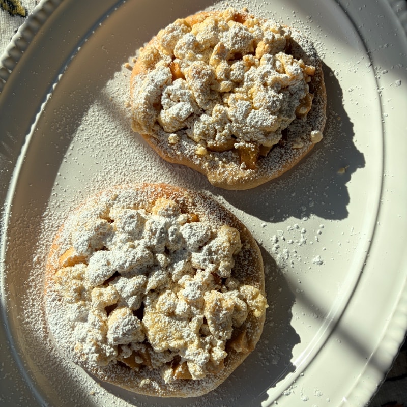 Jumbo Apple Streusel Taler - (Apfelstreuseltaler)