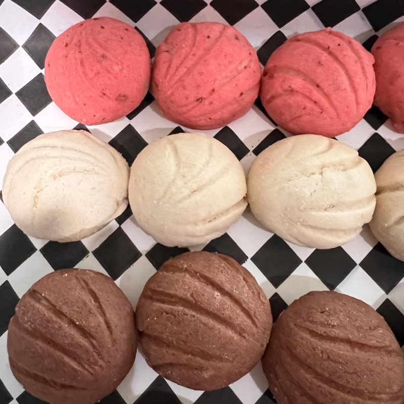 Classic Mini Conchas (Strawberry, Chocolate & Vanilla)
