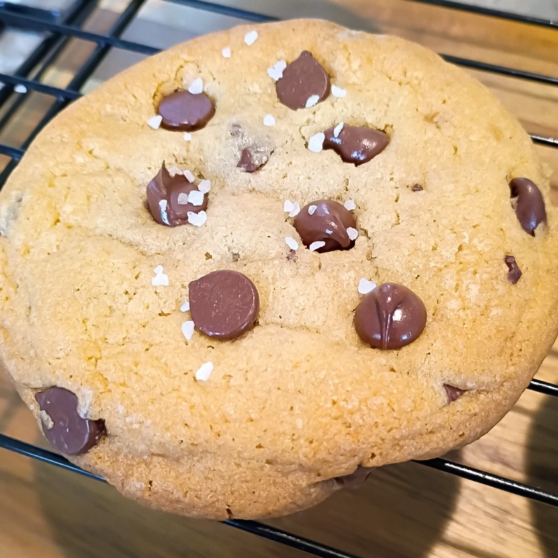 Bakery-Style Chocolate Chip Cookies