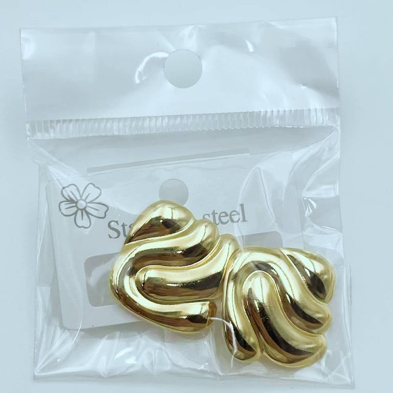 Brincos banhados a ouro 18k(Inoxidáveis)