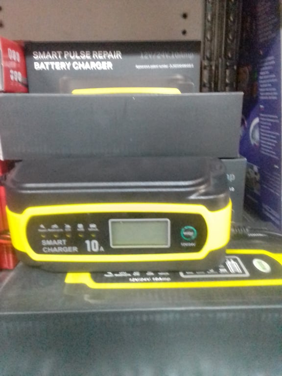 Carregador de bateria de automóveis 