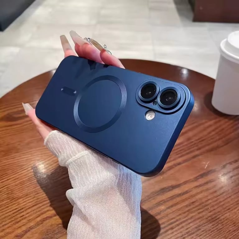 CAPAS MAGNÉTICA DE IPHONE 16 COM PROTETOR DE CÂMERA 