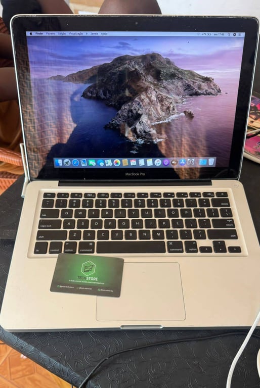 Macbook Pro Retina ( 2012 ) 