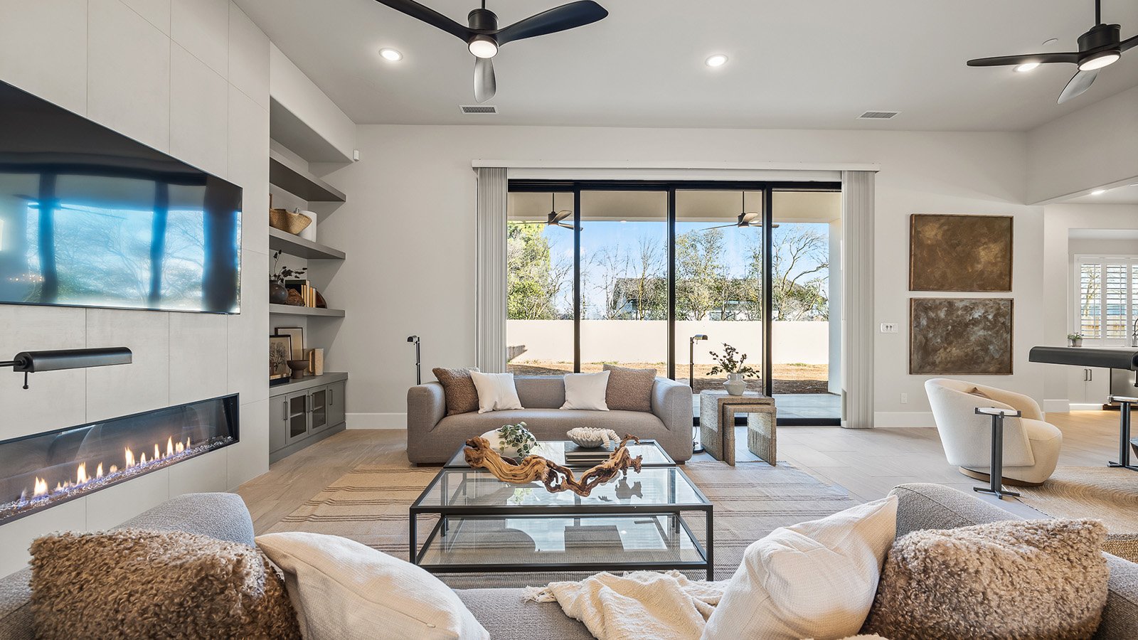 6389_Lot3_GreatRoom04