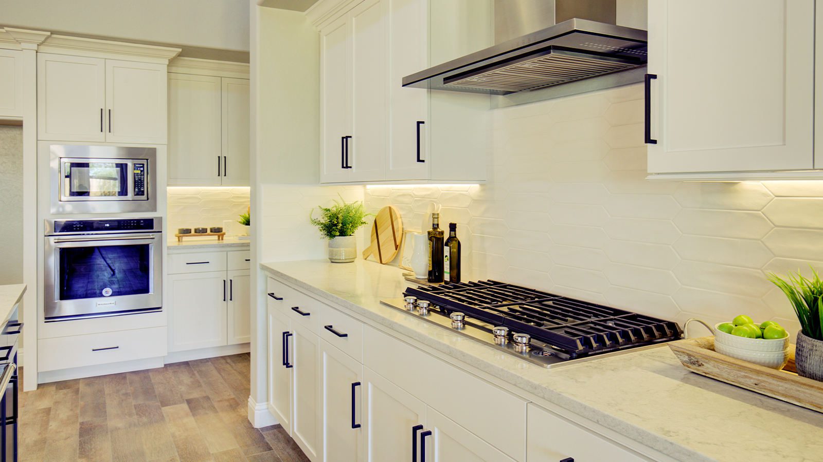 09_Aria_CRR_Kitchen_5_1600x900