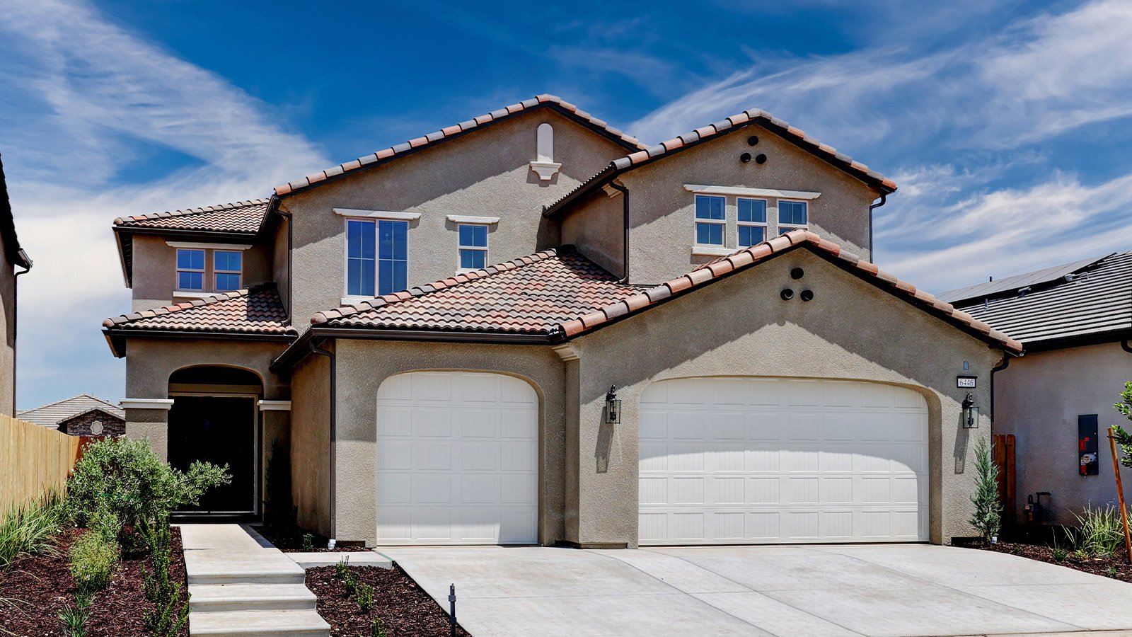 Exterior_1600X900