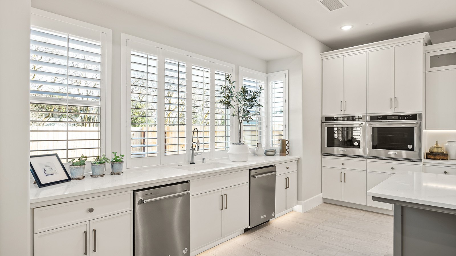 6389_Lot3_Kitchen05
