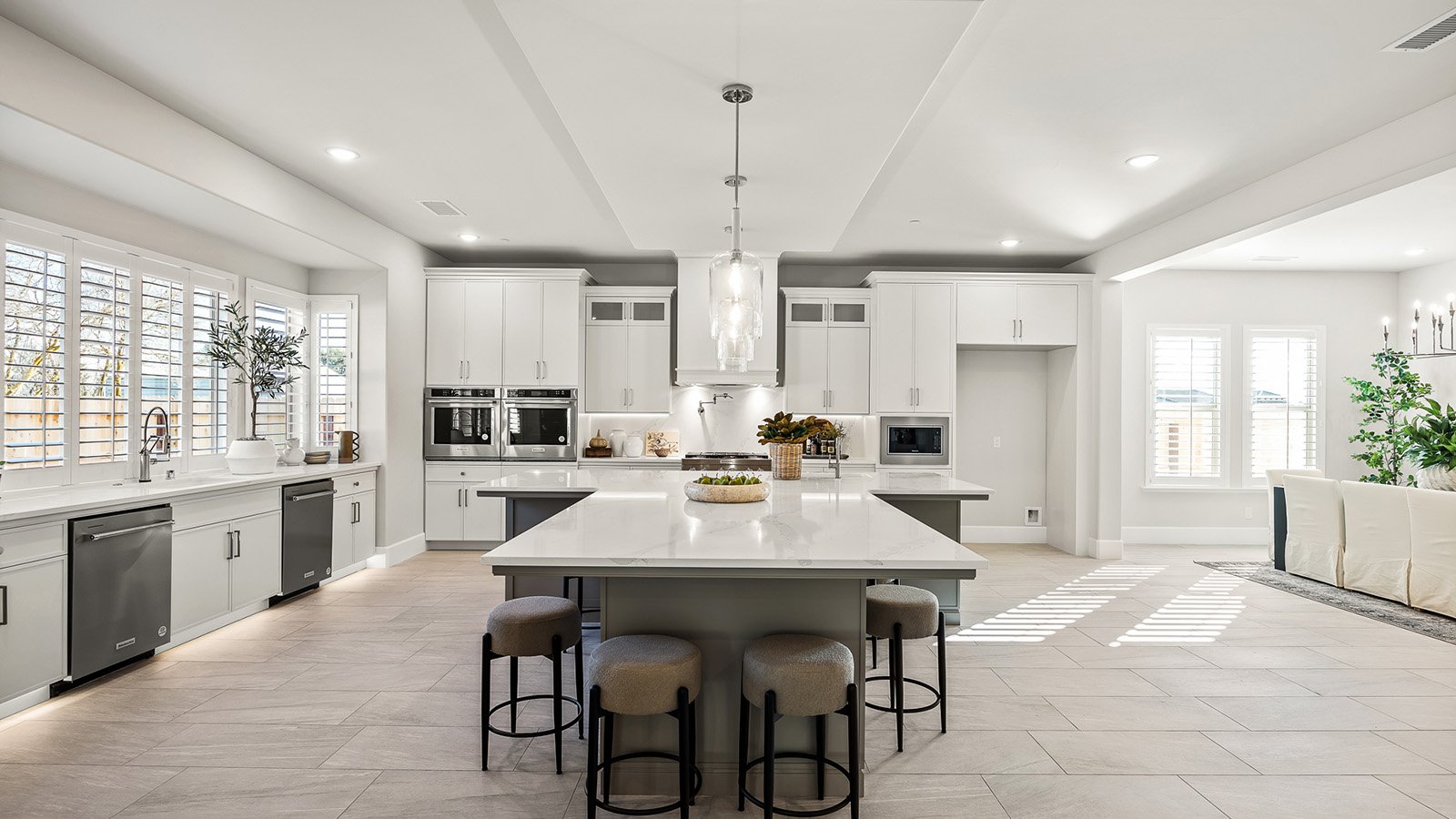 6389_Lot3_Kitchen04