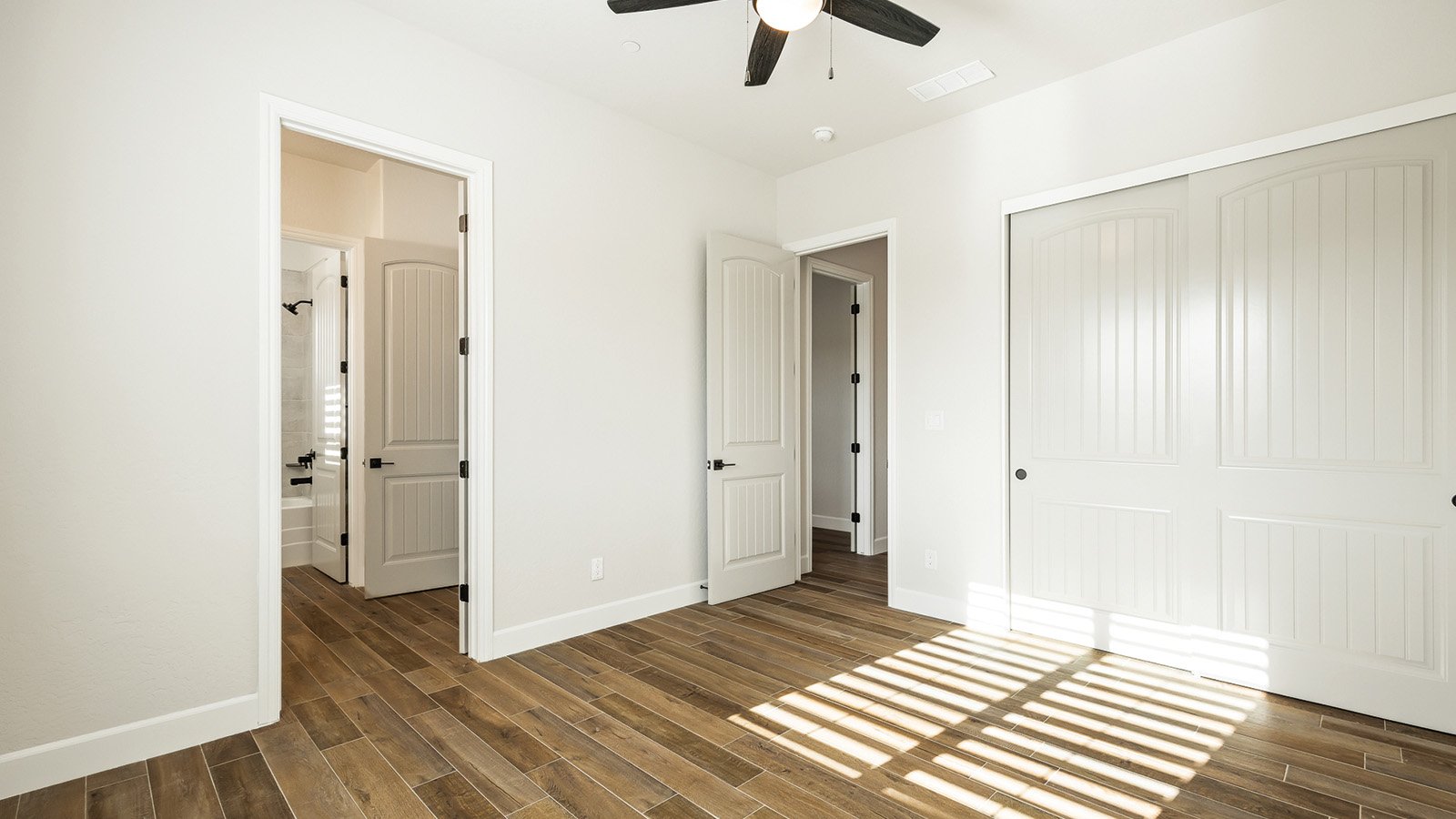 Benton_Bedroom4-2