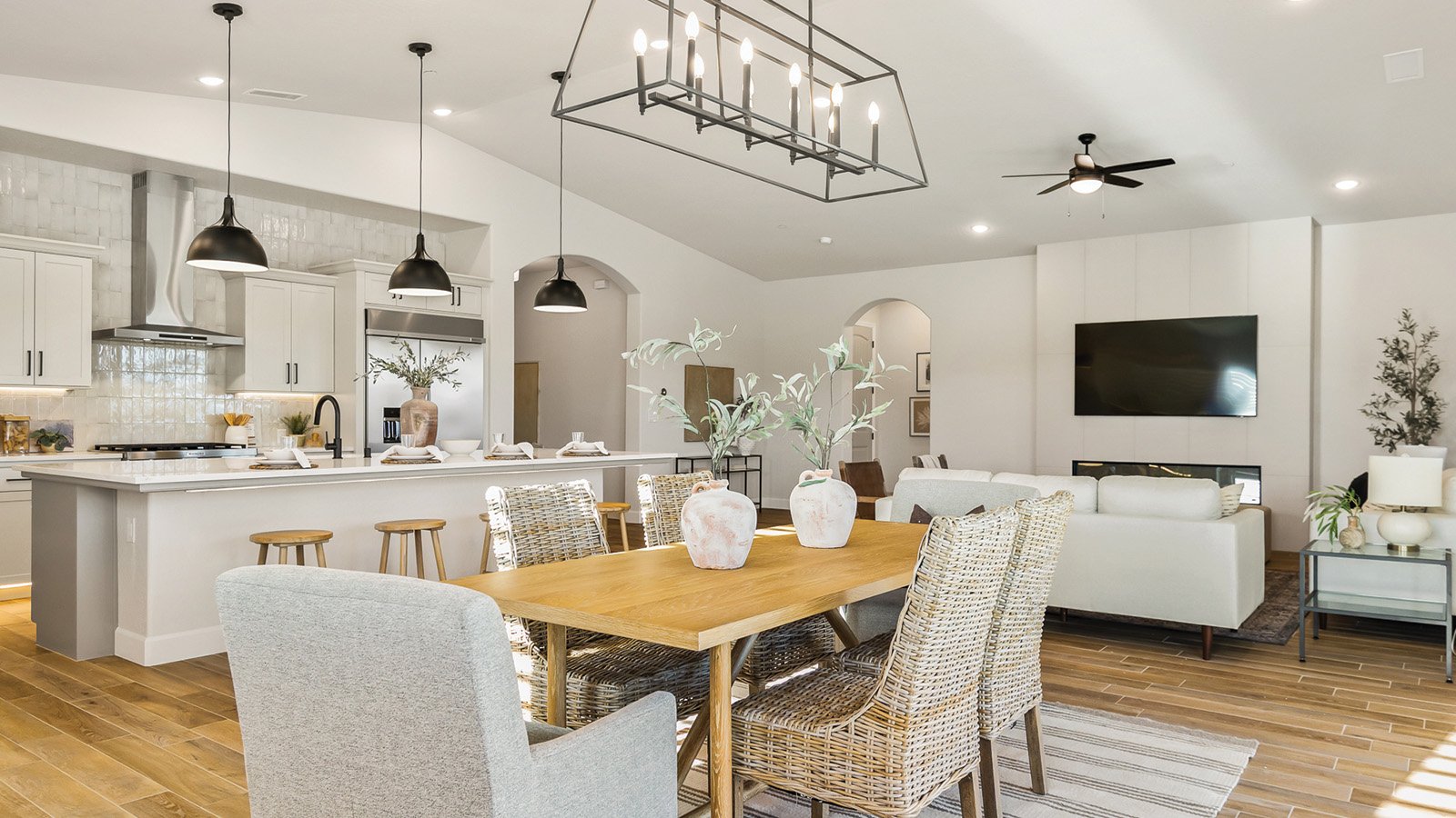 Benton_Dining2