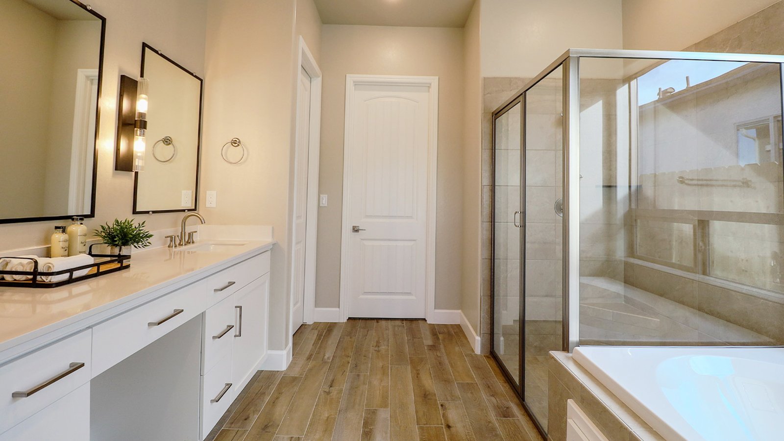 Avery Showcase Home | Owner's Bathroom