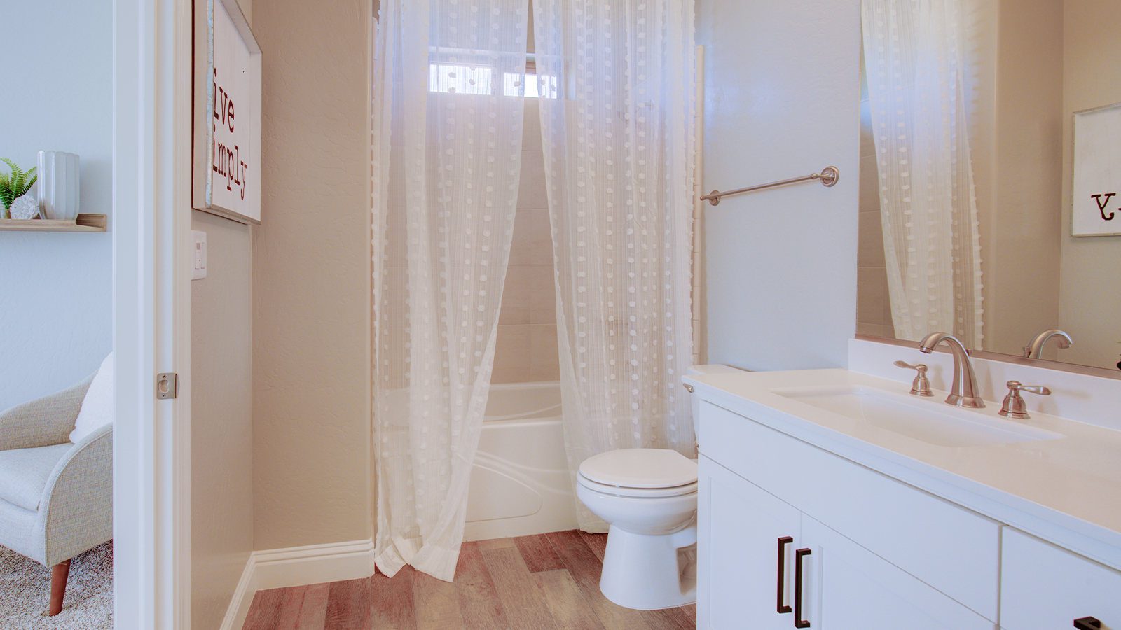 38_Aria_CRR_Bath4_1600x900