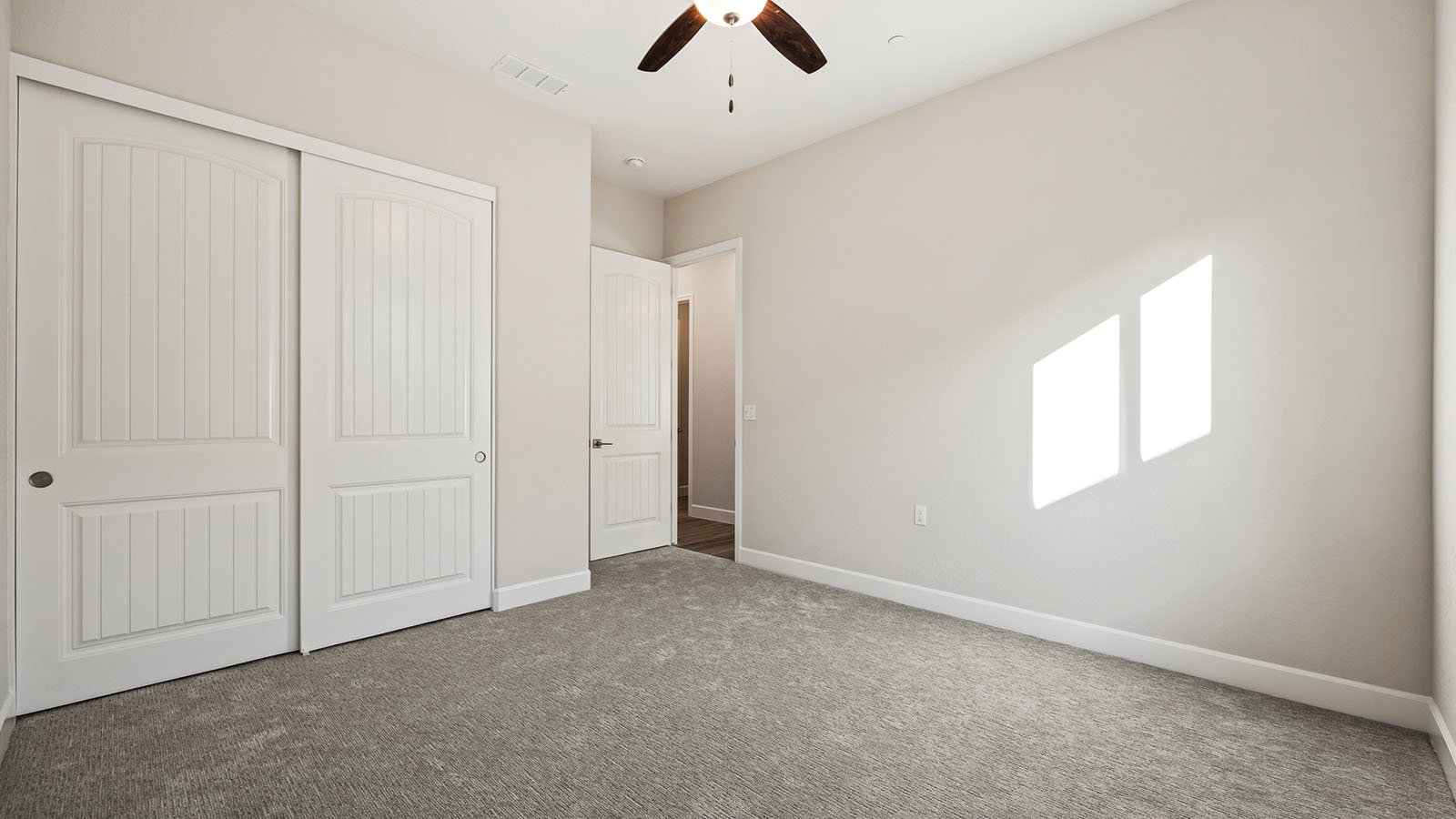 Cali_Bedroom3-2